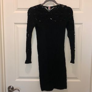 Black bodycon dress
